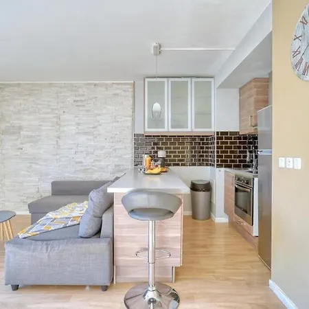 דירה Avec Terrasse Et Parking *